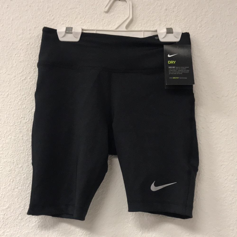 Nike Women’s Fast Running Shorts - Picture 4 of 8